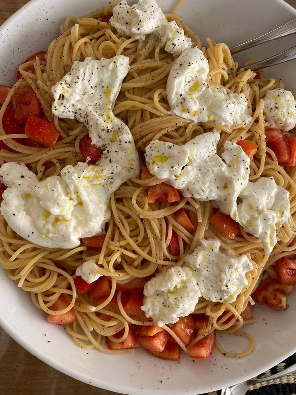 Spaghetti mit Crudaiola und Büffelmozzarella